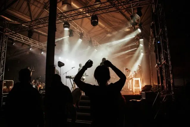 Szukasz pomysłu na rozrywkowe spędzenie wakacji? Sprawdź tegoroczne festiwale!